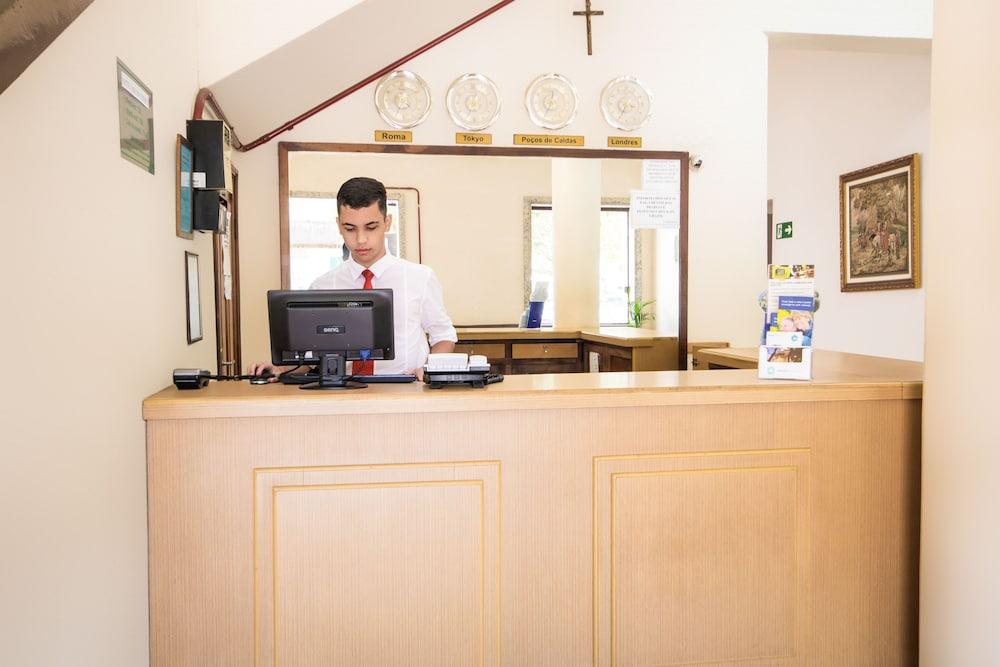Hotel Euro Suite Pocos De Caldas By Nacional Inn Екстериор снимка