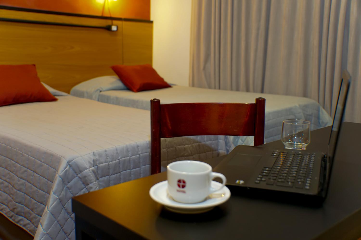 Hotel Euro Suite Pocos De Caldas By Nacional Inn Екстериор снимка